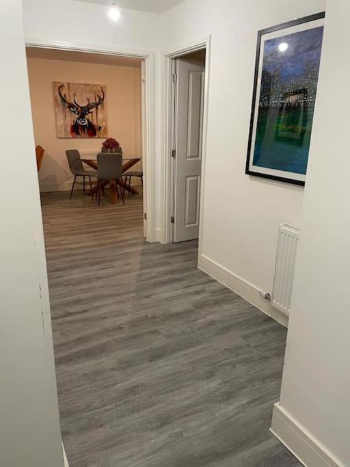 Stunning And Spacious 2Bed Flat In Central Вокінг Екстер'єр фото